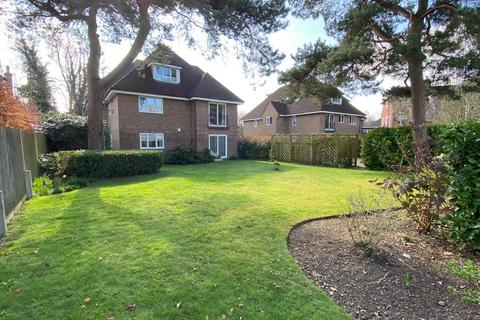 2 bedroom flat for sale, Tubbenden Lane South, Farnborough Village, BR6