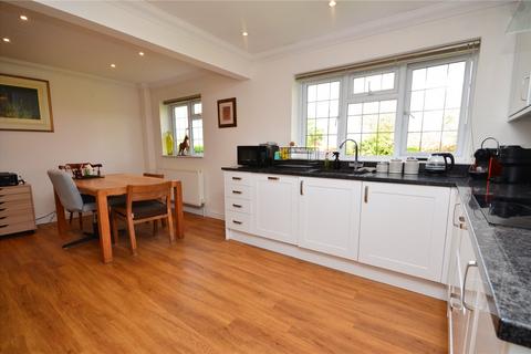 19 Boundstone Road, Wrecclesham, Farnham, GU10 4TH