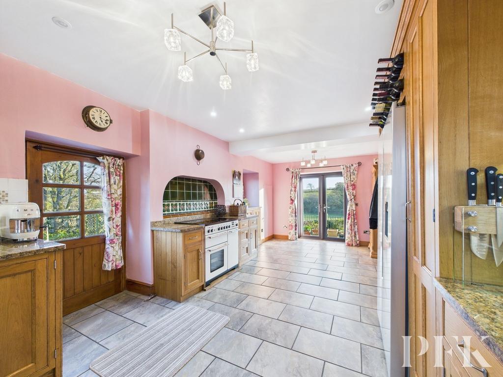 Kitchen / Dining