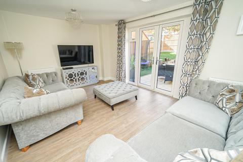 3 bedroom end of terrace house for sale, Babbage Grove, Leighton Buzzard