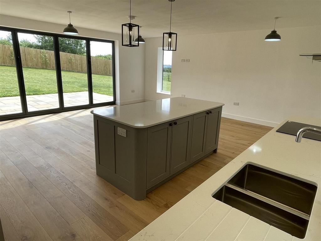 Kitchen C.JPG