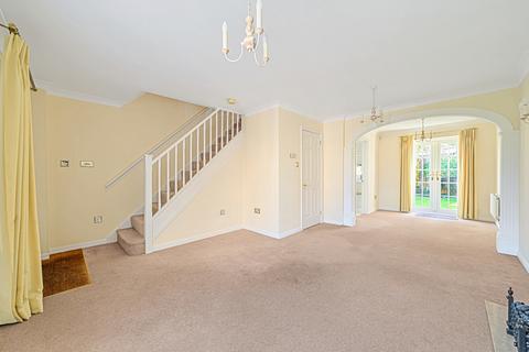 2 bedroom end of terrace house for sale, Aspen Square, Weybridge, KT13