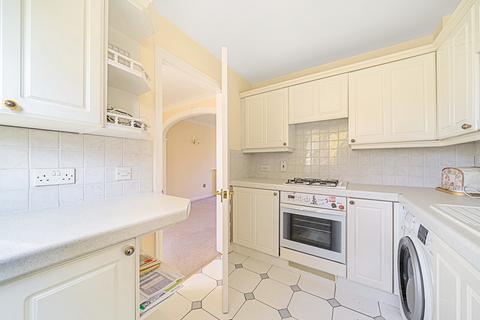 2 bedroom end of terrace house for sale, Aspen Square, Weybridge, KT13