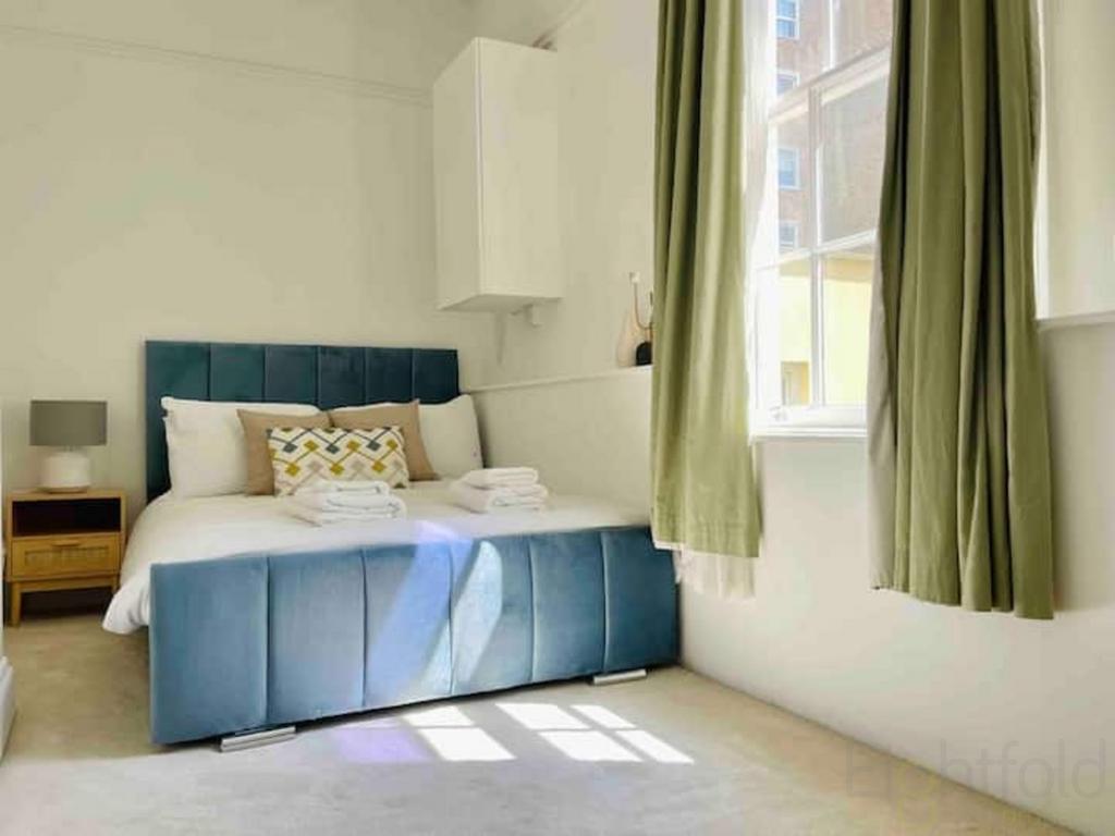 B938476e-4ac5-459a-ad20-251752fb