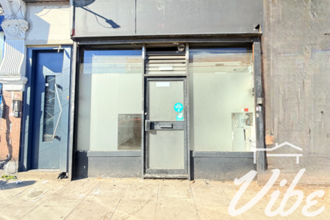 Shop to rent, West Green Road, London N15