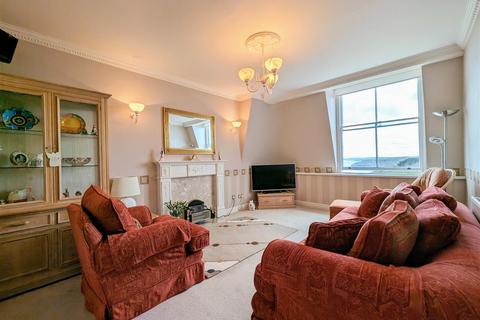 2 bedroom apartment for sale, Prince of Wales Terrace, Scarborough