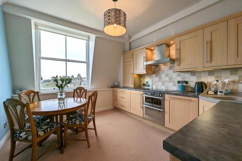 2 bedroom apartment for sale, Prince of Wales Terrace, Scarborough