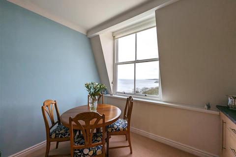 2 bedroom apartment for sale, Prince of Wales Terrace, Scarborough
