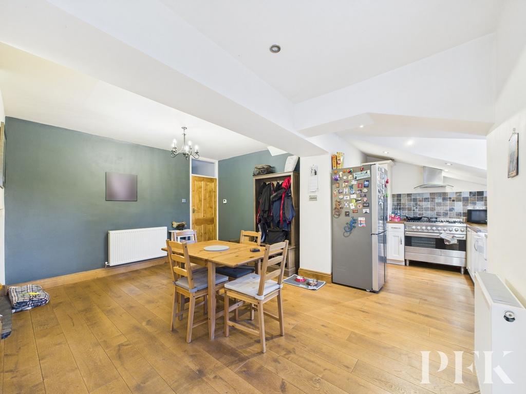 Dining kitchen