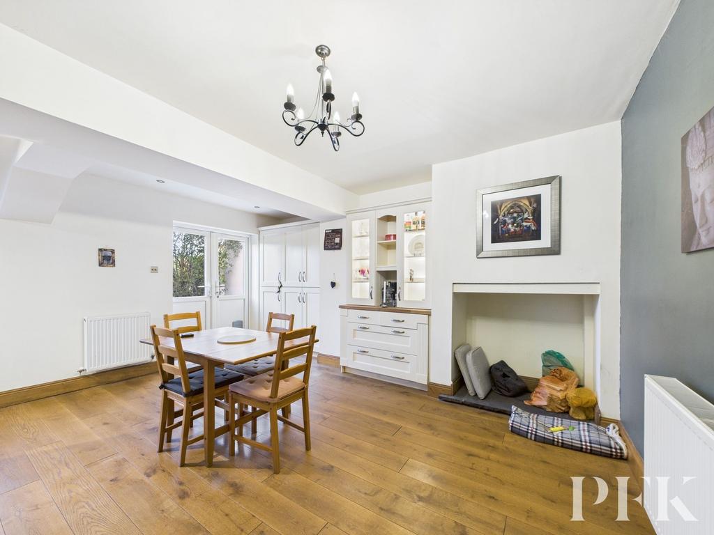 Dining kitchen