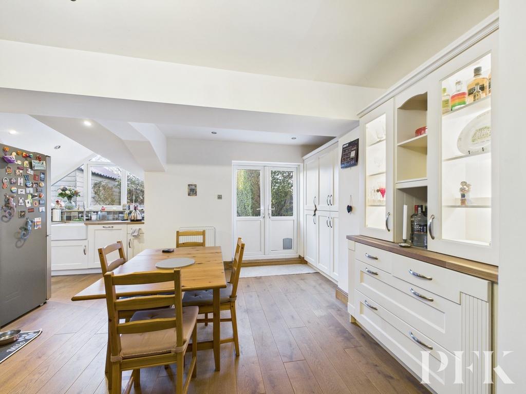 Dining kitchen