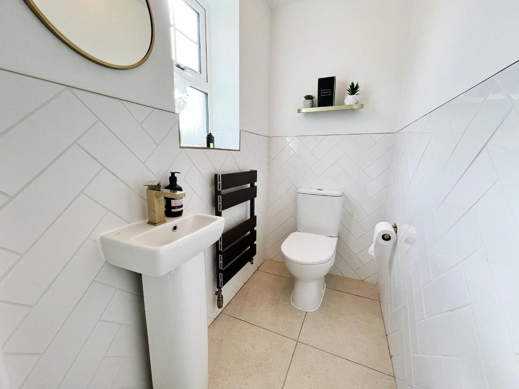 Cloakroom/WC