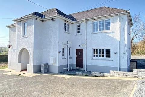4 bedroom property with land for sale, Trawsmawr