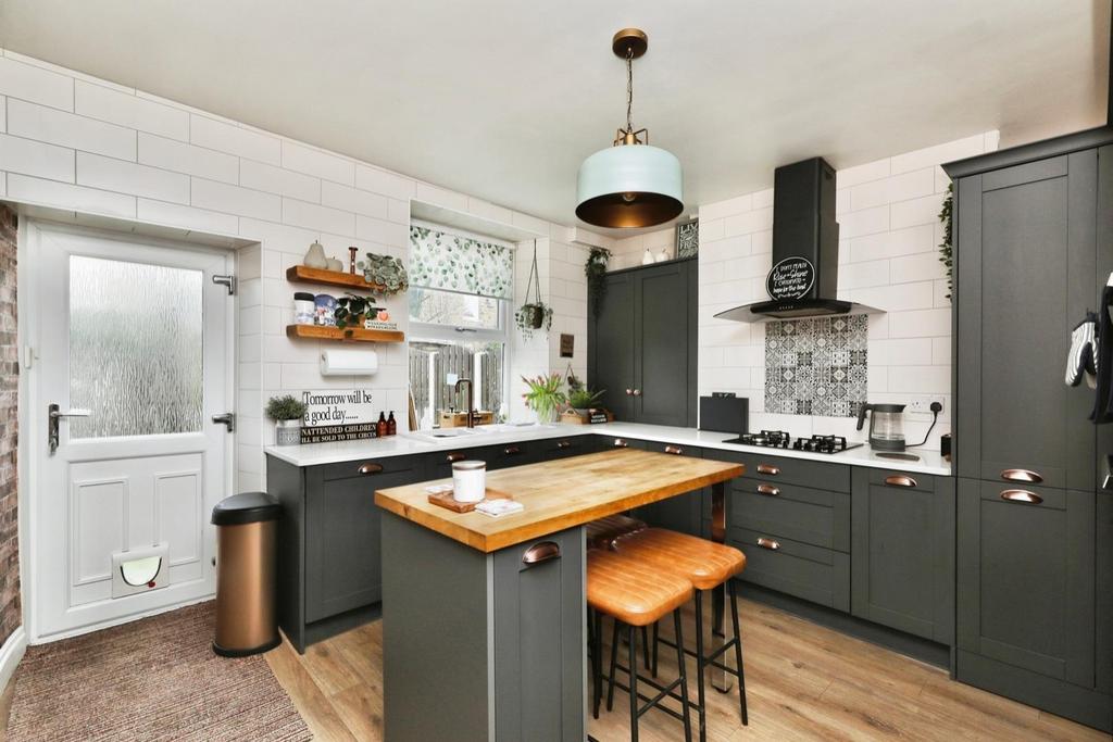 Dining kitchen