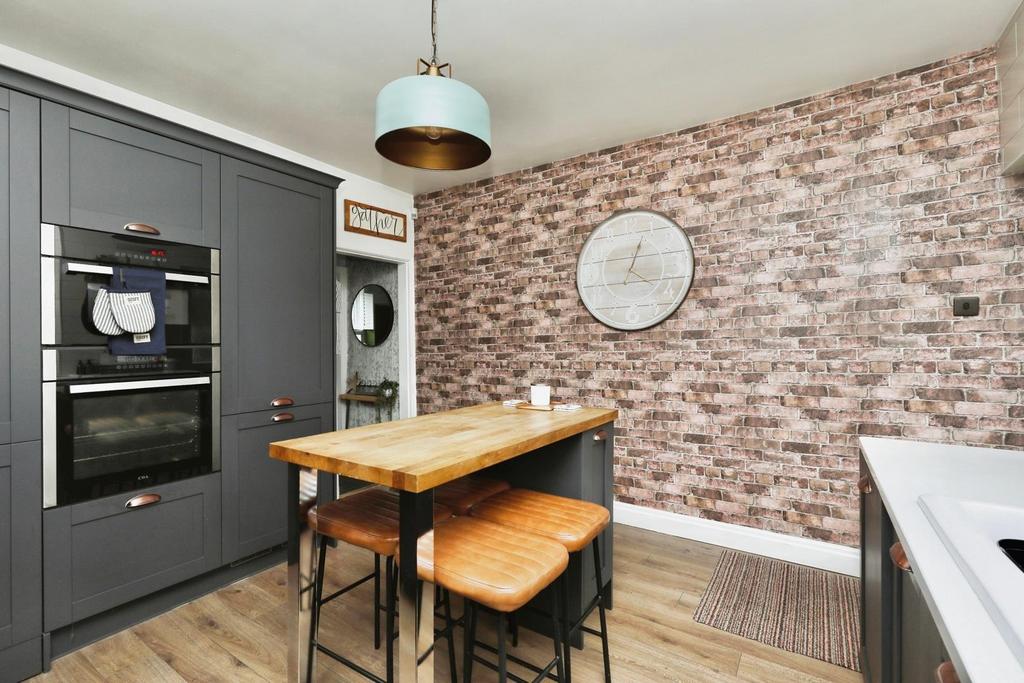 Dining kitchen