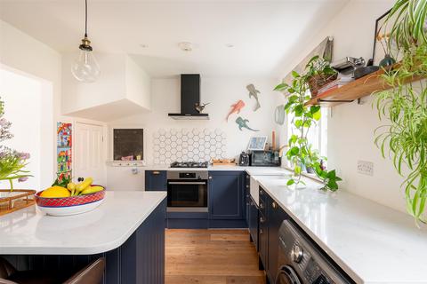 42 Sails Drive, York, YO10 3LR