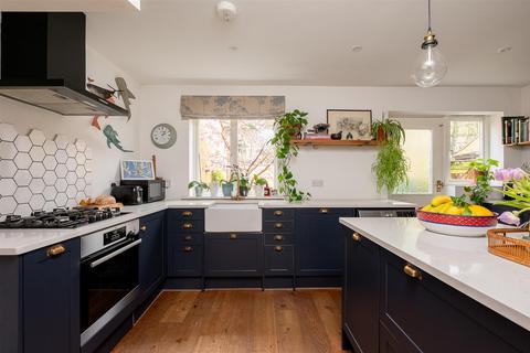 42 Sails Drive, York, YO10 3LR