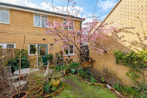 42 Sails Drive, York, YO10 3LR