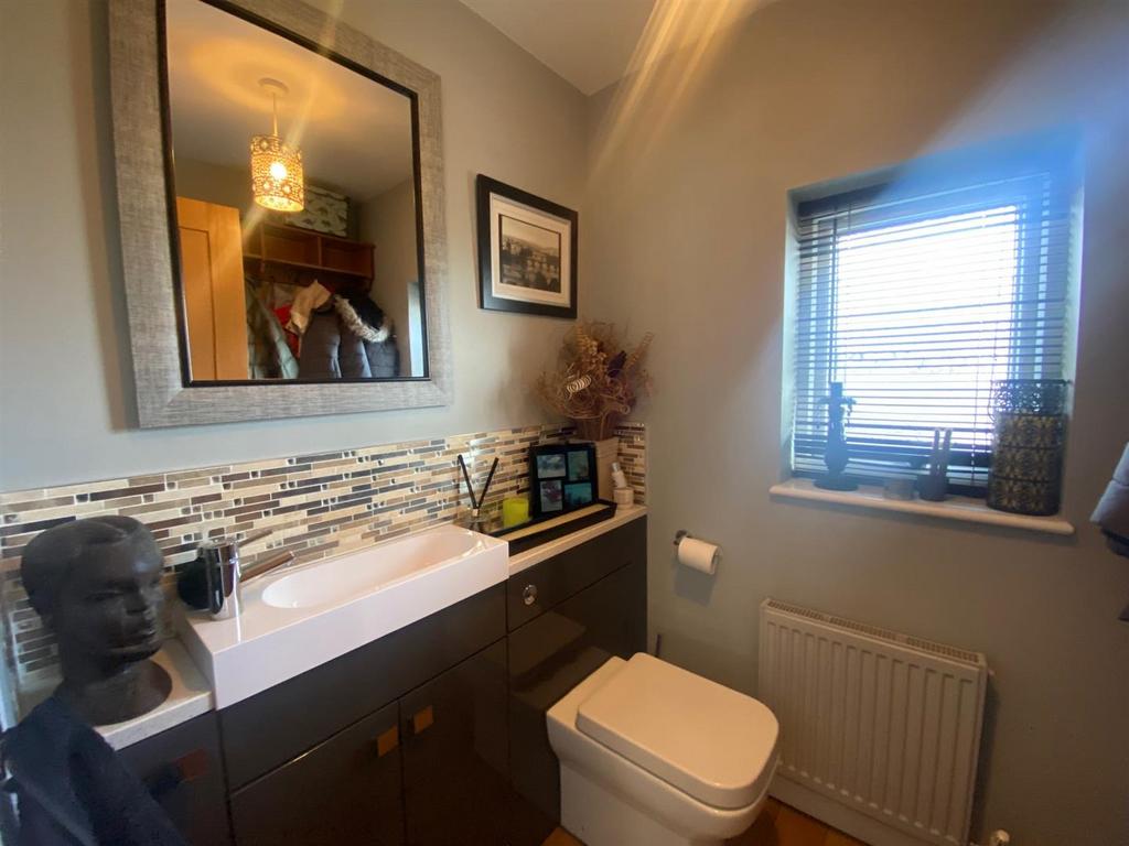 DOWNSTAIRS WC.jpg