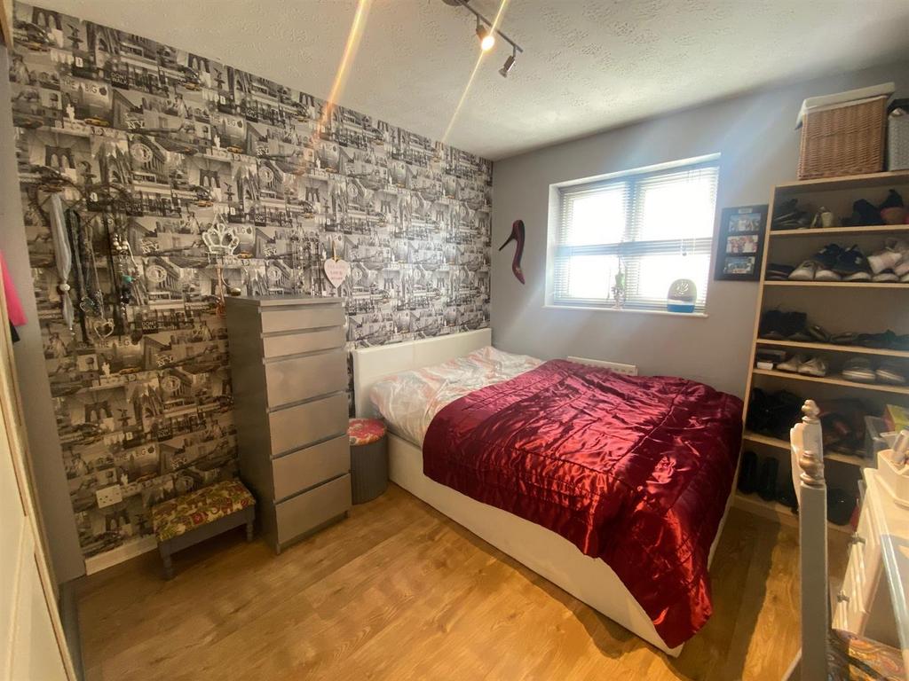 GUEST BEDROOM.jpg