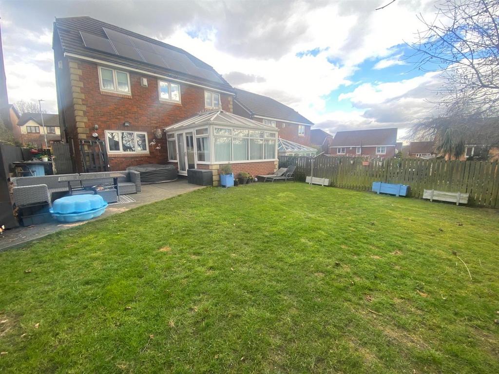 BACK GARDEN 1.jpg