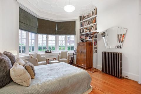 3 bedroom flat for sale, Grand Avenue, Hove