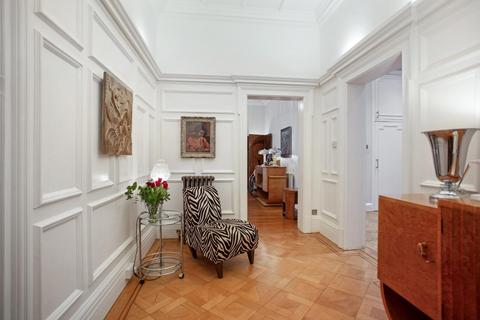 3 bedroom flat for sale, Grand Avenue, Hove