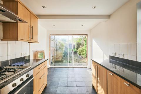 6 Hearne Road, London, W4 3NJ