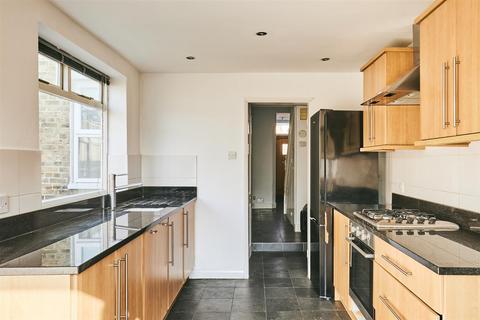 6 Hearne Road, London, W4 3NJ