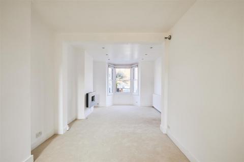 6 Hearne Road, London, W4 3NJ