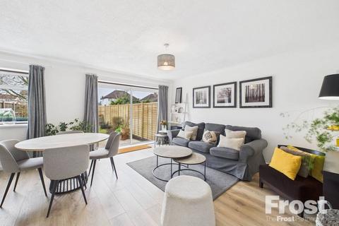 5 Bideford Close, Feltham, TW13 5PG
