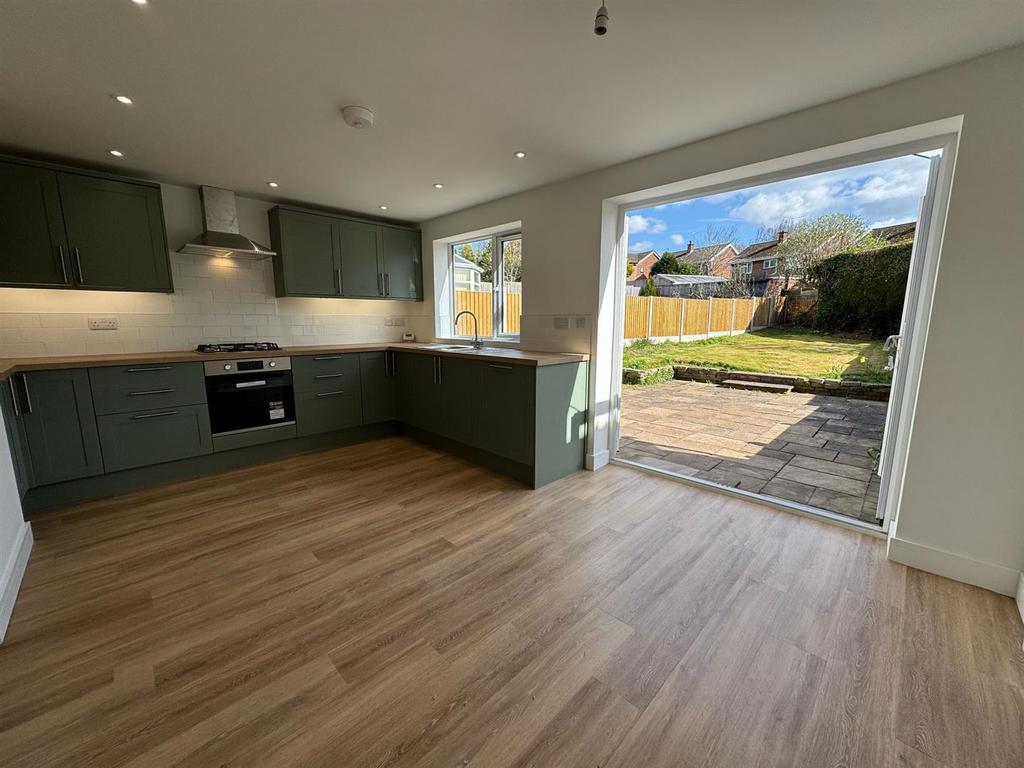 Dining kitchen