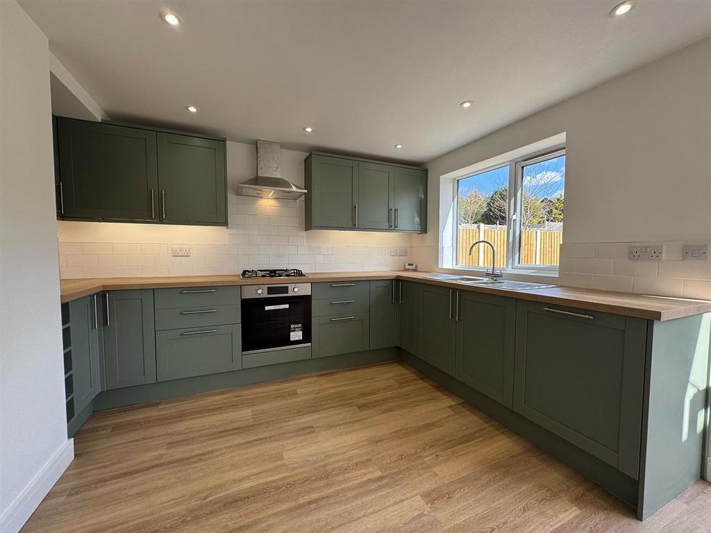 Dining kitchen