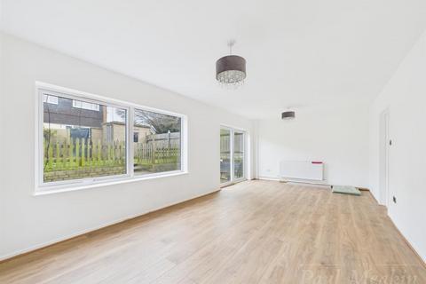 51 Bygrove, New Addington, Croydon, CR0 9DG