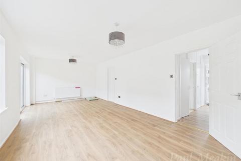 51 Bygrove, New Addington, Croydon, CR0 9DG