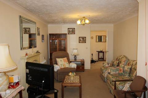 undefined, Potters Court, Potters Bar