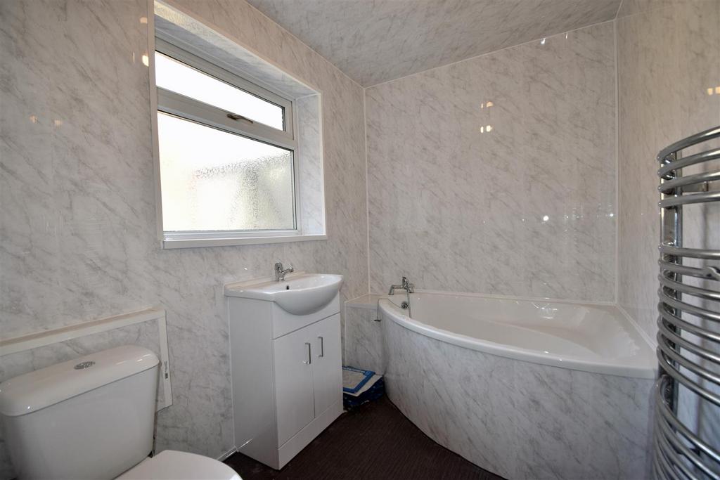 Downstairs Bathroom/WC