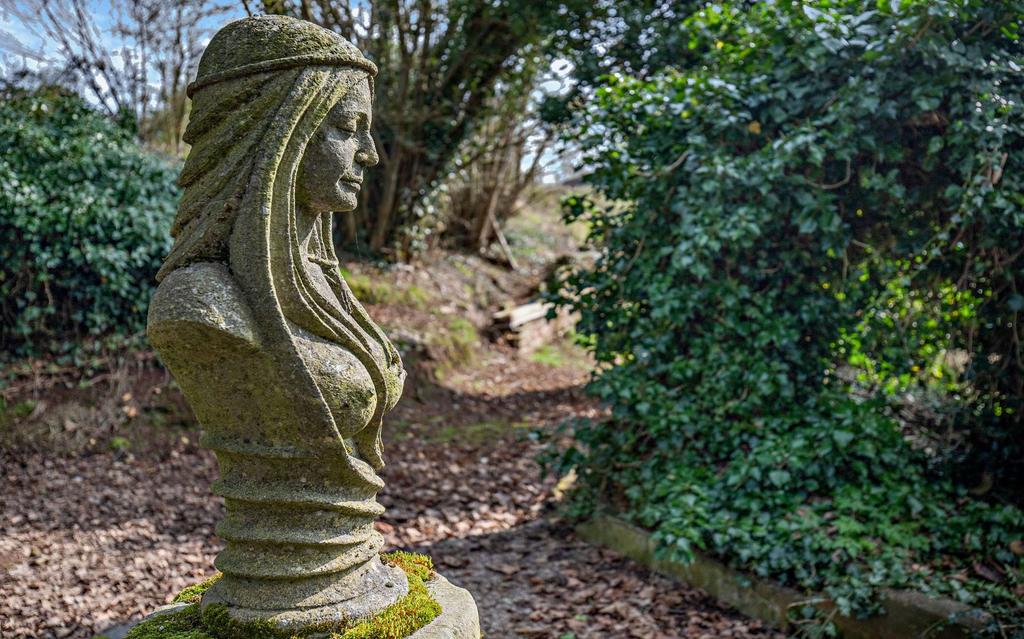 Statue