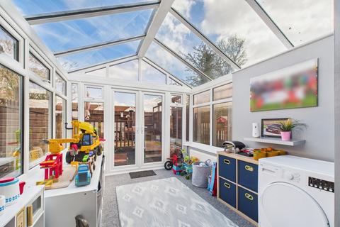 61 Billington Road, Leighton Buzzard, LU7 4TG