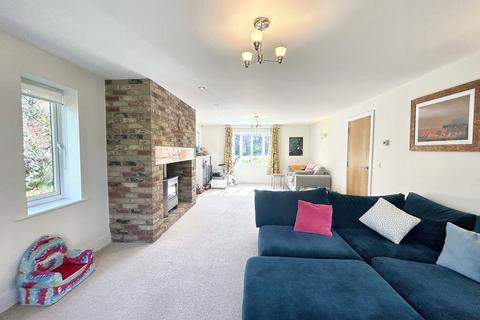 18a Atheling Road, Hythe, Southampton, SO45 6BR