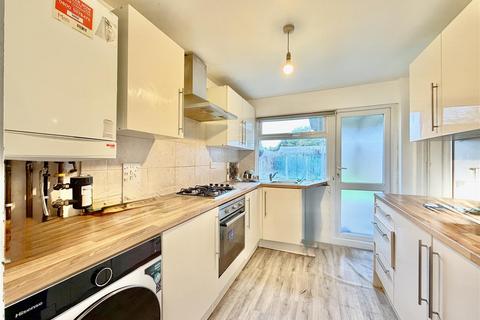 3 bedroom semi-detached house to rent, Longford Avenue, Feltham TW14