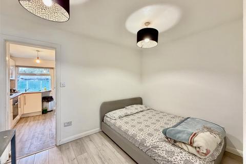 3 bedroom semi-detached house to rent, Longford Avenue, Feltham TW14