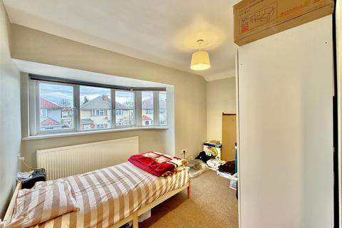 3 bedroom semi-detached house to rent, Longford Avenue, Feltham TW14