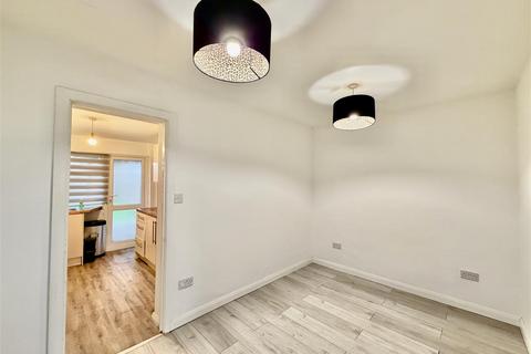 3 bedroom semi-detached house to rent, Longford Avenue, Feltham TW14