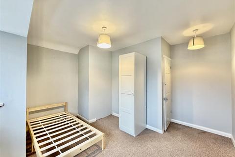 3 bedroom semi-detached house to rent, Longford Avenue, Feltham TW14