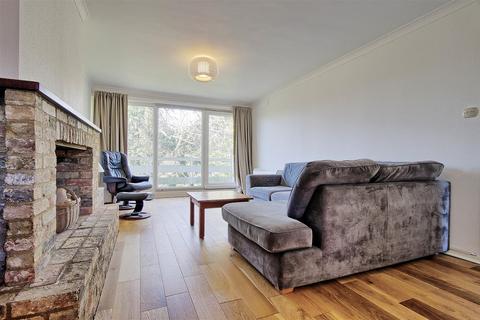 3 bedroom flat for sale, Gilmerton Court, Cambridge