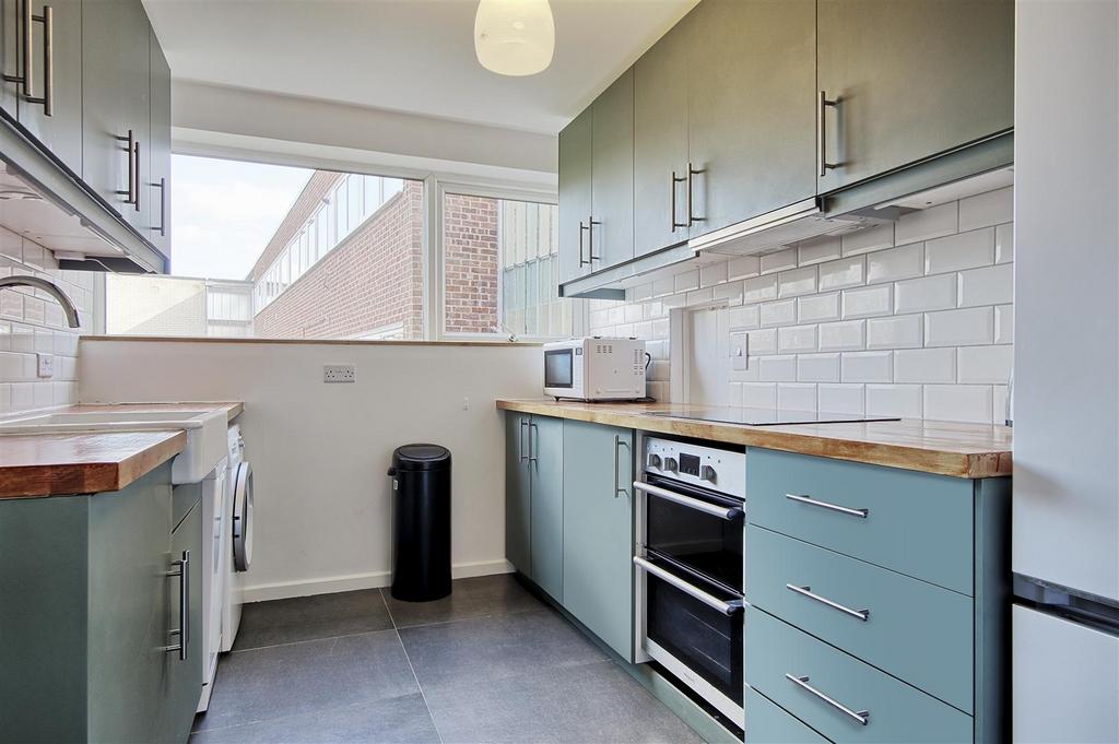Kitchen 1.jpg