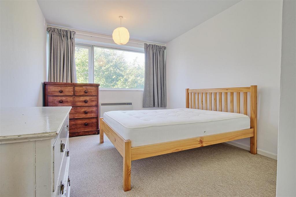 Bedroom 1.jpg