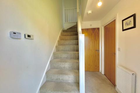 2 bedroom townhouse to rent, Cardwell Road, Leeds LS14