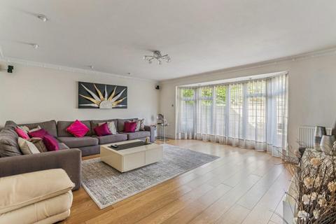 5 bedroom detached house for sale, Davenham Avenue, Northwood, HA6